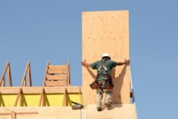 Signs Your Building May Need Commercial Roofing Services in Marlborough