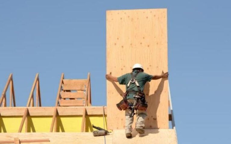 Signs Your Building May Need Commercial Roofing Services in Marlborough